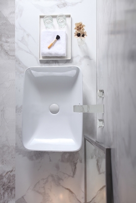 Tischplatte-Becken-Badezimmer-Wannen-keramische Farbweiße Gegenspitzenhand rechteckiger Art Wash Basin