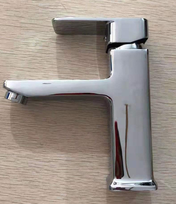 Waren-Hahn-Plattform SS304 162*53*159mm brachte gesundheitliche einzelnen Griff an